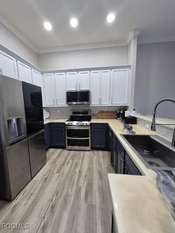 13255 Silver Thorn LOOP 906, North Fort Myers, FL 33903