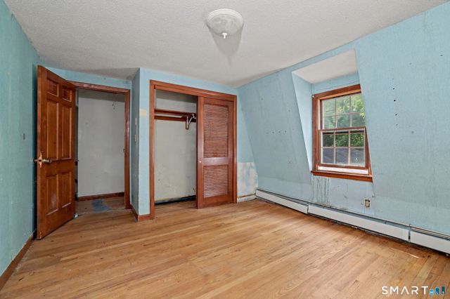 2 Green Valley Drive, Simsbury, CT 06070