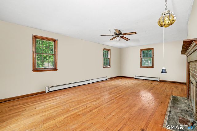 2 Green Valley Drive, Simsbury, CT 06070