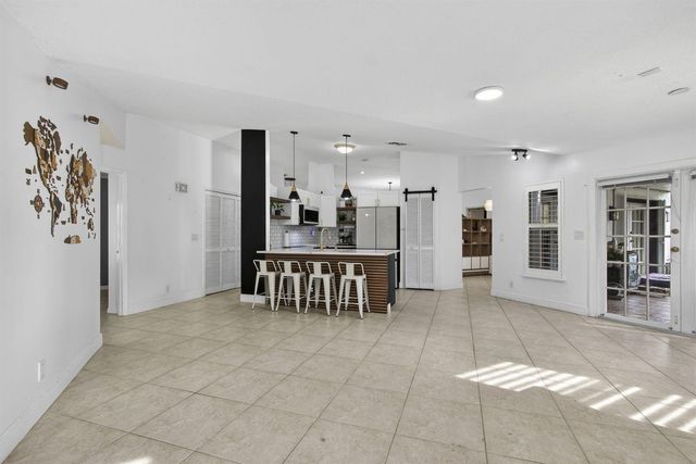 102 E Royal Pine Cir Court, Royal Palm Beach, FL 33411