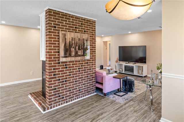 5104 Holly Farms DR, Virginia Beach, VA 23450