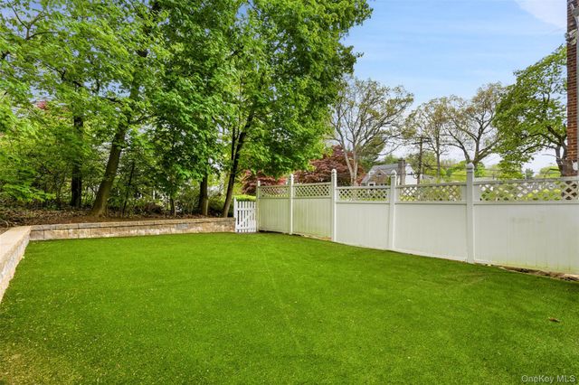 61 Jane Street, Hartsdale, NY 10530