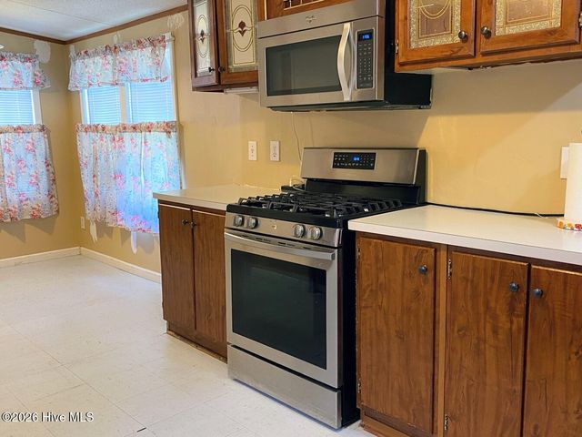 821 Lewis Drive, Grifton, NC 28530