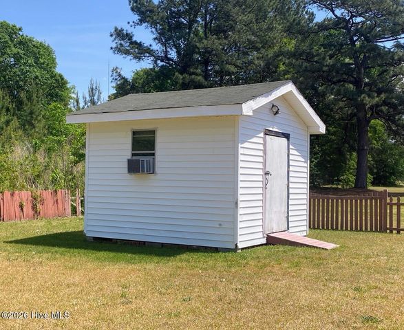 821 Lewis Drive, Grifton, NC 28530