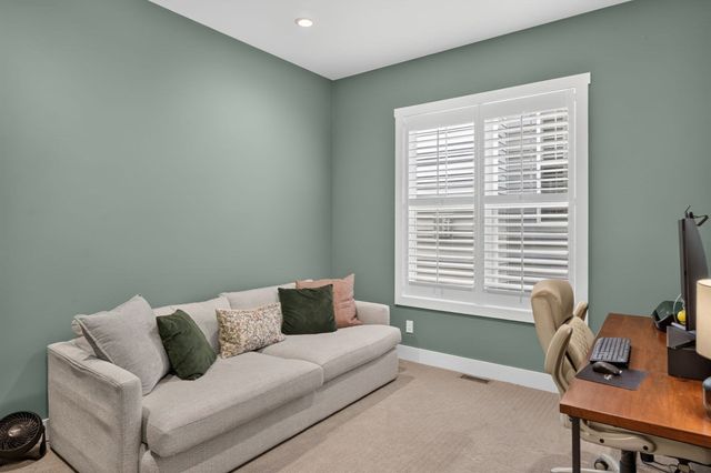 27 Owls Nest, Plymouth, MA 02360