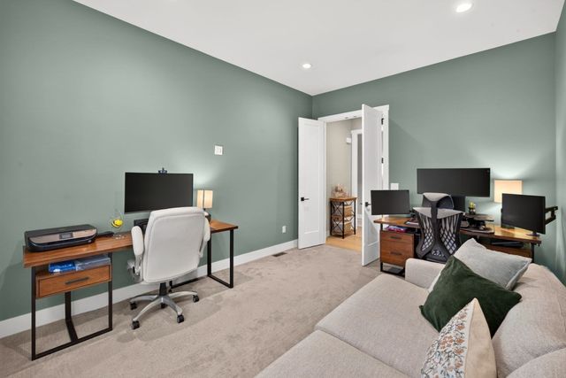 27 Owls Nest, Plymouth, MA 02360