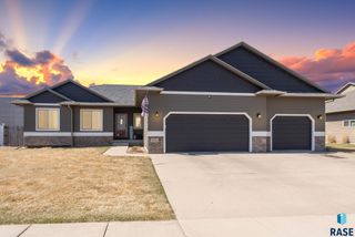 925 N Cole Ave, Tea, SD 57064