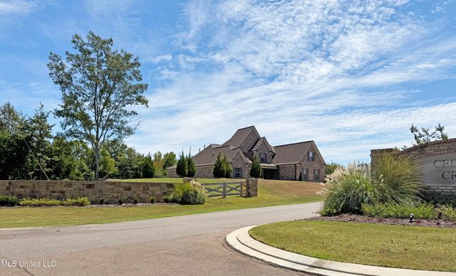94 Cedar Crest Cove, Byhalia, MS 38611