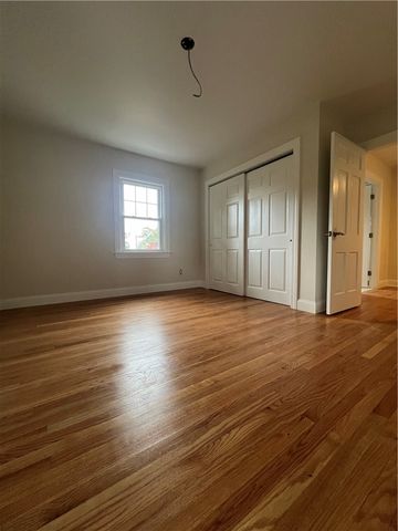 87 Glenmere Drive Drive, Cranston, RI 02920