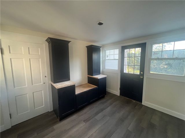 87 Glenmere Drive Drive, Cranston, RI 02920