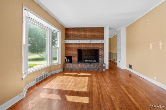 4715 S State Route 159, Glen Carbon, IL 62034