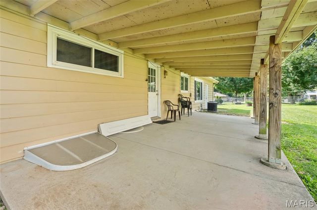4715 S State Route 159, Glen Carbon, IL 62034