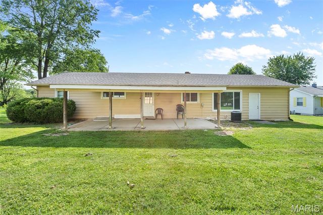 4715 S State Route 159, Glen Carbon, IL 62034