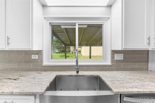 4715 S State Route 159, Glen Carbon, IL 62034