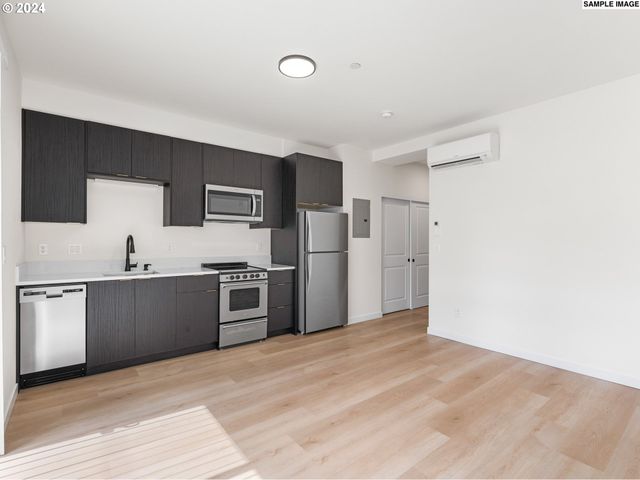 10985 E Burnside St 7, Portland, OR 97216