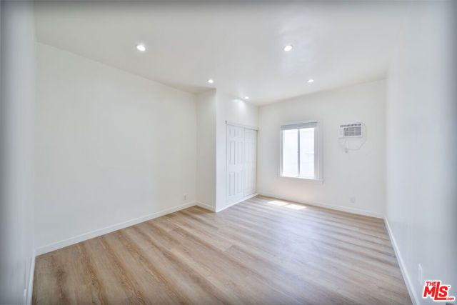 132 S Kenmore Avenue, Los Angeles, CA 90004