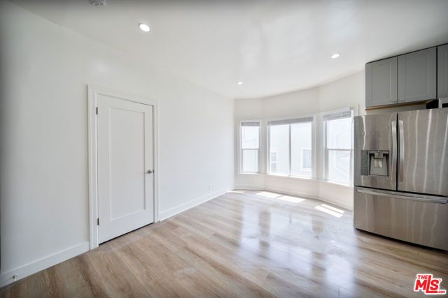 132 S Kenmore Avenue, Los Angeles, CA 90004