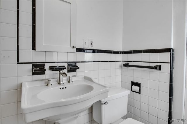 60 Euclid Avenue, Tonawanda, NY 14217