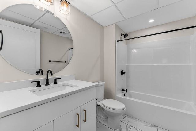 22 Everett St 424, Westwood, MA 02090