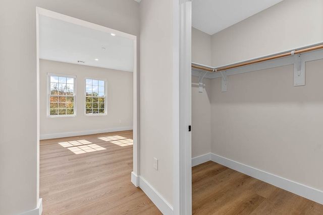 22 Everett St 424, Westwood, MA 02090