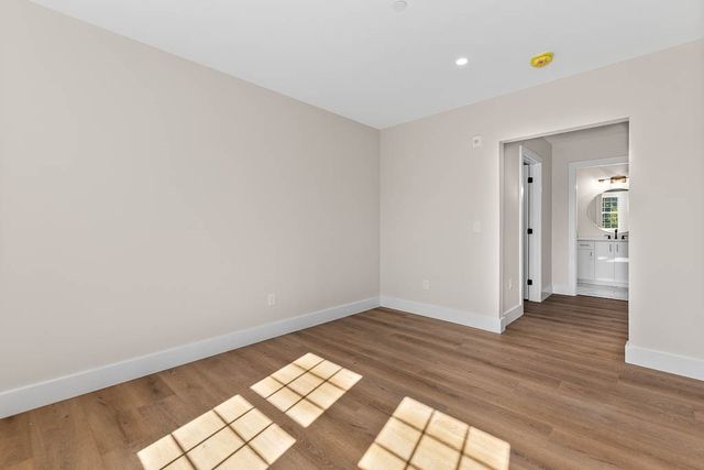 22 Everett St 424, Westwood, MA 02090