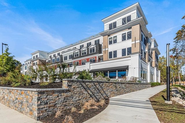 22 Everett St 424, Westwood, MA 02090