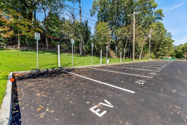 22 Everett St 424, Westwood, MA 02090