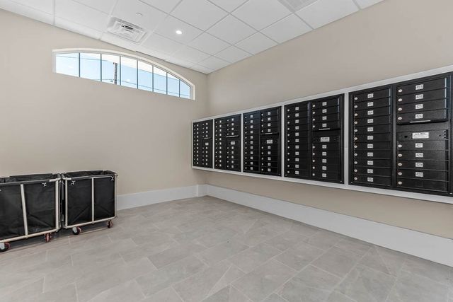 22 Everett St 424, Westwood, MA 02090