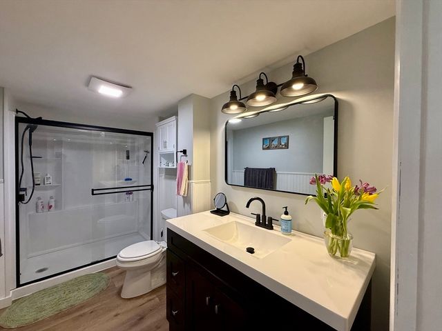 89 Homer Ave, Chicopee, MA 01020