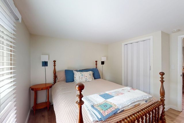 89 Homer Ave, Chicopee, MA 01020