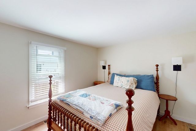 89 Homer Ave, Chicopee, MA 01020