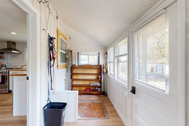 89 Homer Ave, Chicopee, MA 01020