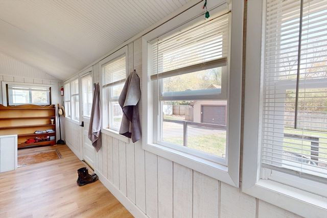 89 Homer Ave, Chicopee, MA 01020