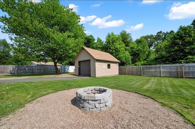 89 Homer Ave, Chicopee, MA 01020