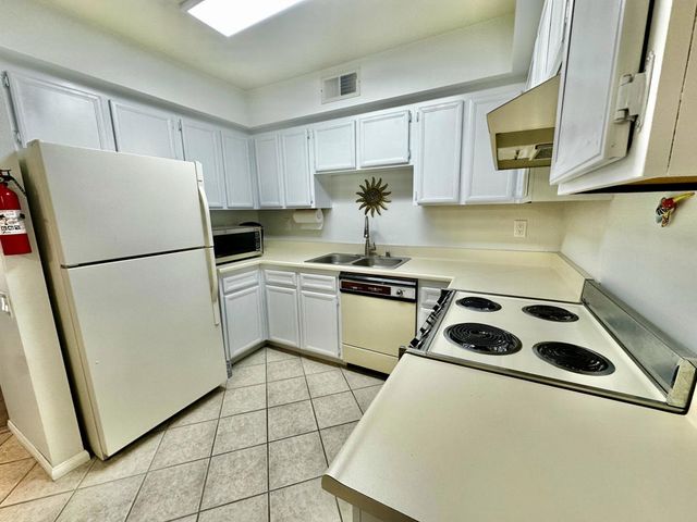 1679 Sunflower Court N, Palm Springs, CA 92262