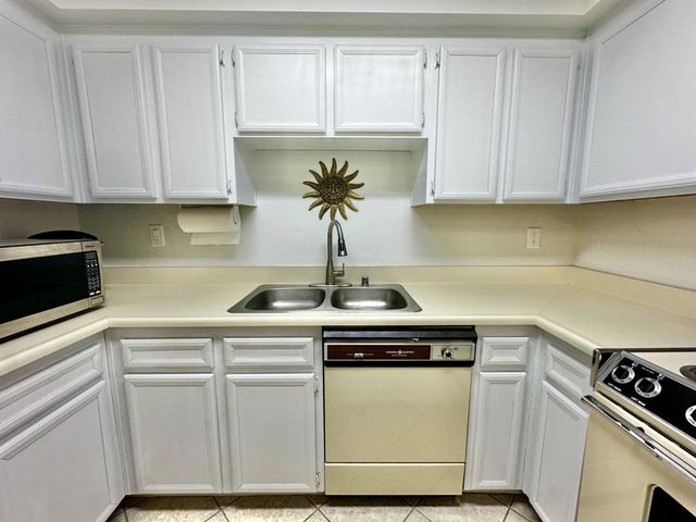 1679 Sunflower Court N, Palm Springs, CA 92262