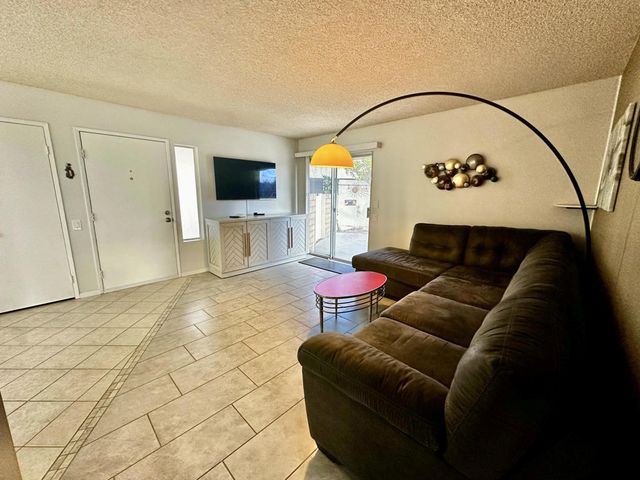 1679 Sunflower Court N, Palm Springs, CA 92262