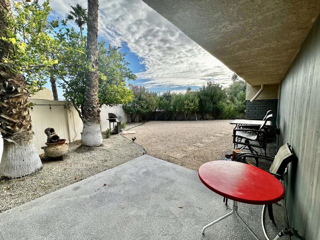 1679 Sunflower Court N, Palm Springs, CA 92262