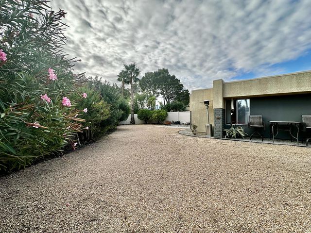 1679 Sunflower Court N, Palm Springs, CA 92262