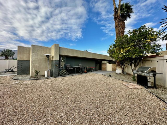 1679 Sunflower Court N, Palm Springs, CA 92262