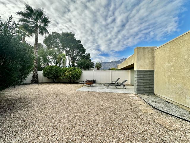 1679 Sunflower Court N, Palm Springs, CA 92262