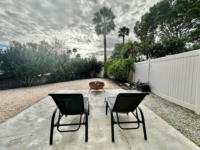 1679 Sunflower Court N, Palm Springs, CA 92262