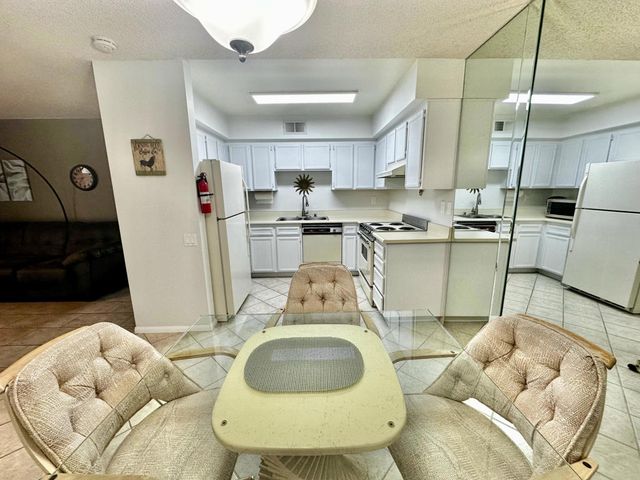 1679 Sunflower Court N, Palm Springs, CA 92262