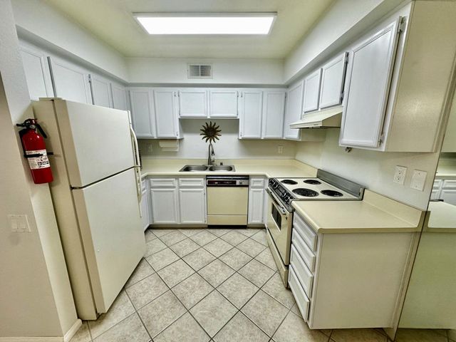 1679 Sunflower Court N, Palm Springs, CA 92262