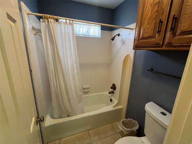1712 Hampton Court, Bedford, TX 76021