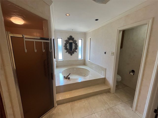 1712 Hampton Court, Bedford, TX 76021