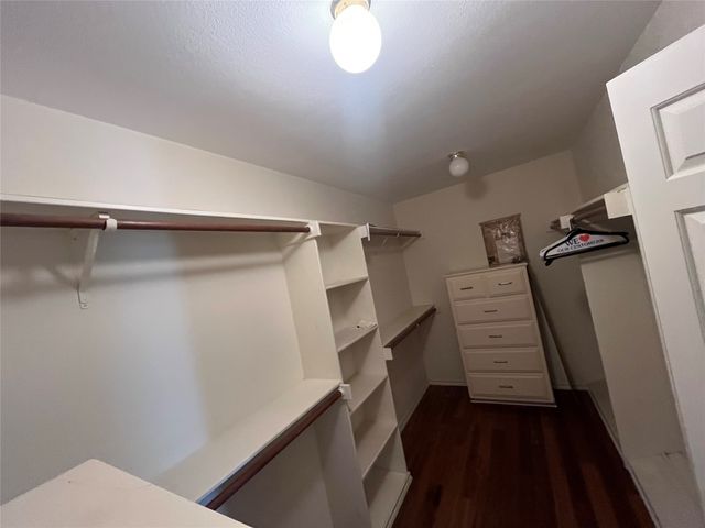 1712 Hampton Court, Bedford, TX 76021