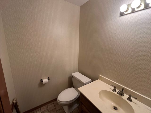 1712 Hampton Court, Bedford, TX 76021