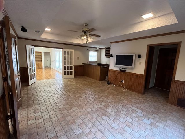 1712 Hampton Court, Bedford, TX 76021