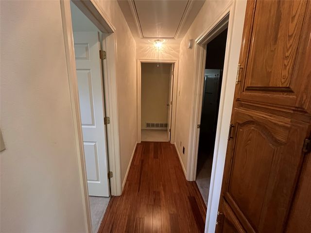 1712 Hampton Court, Bedford, TX 76021